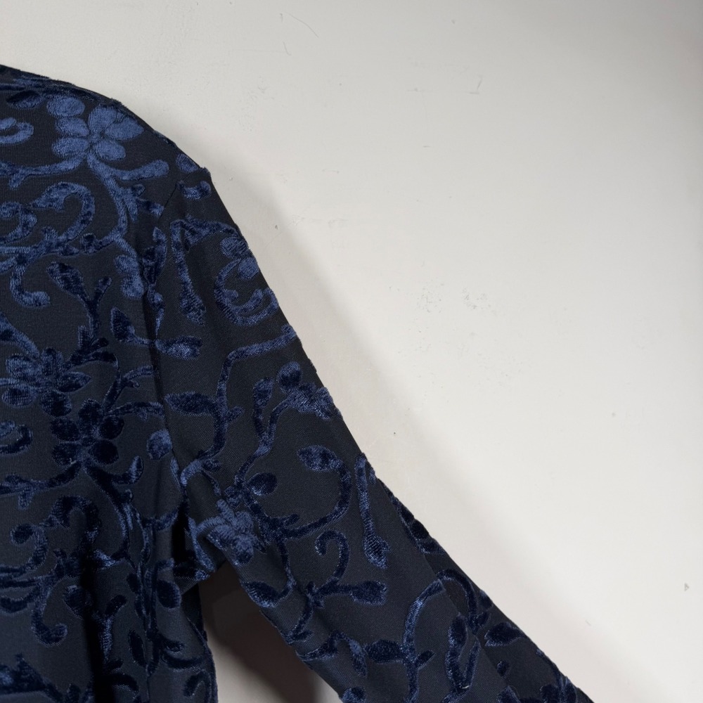 Gruppo‎ Americano Collection Navy Blue Burnout Velvet Floral Long Sleeve Top XL - Picture 12 of 13